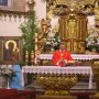 Msza w sobotni wieczór w kościele